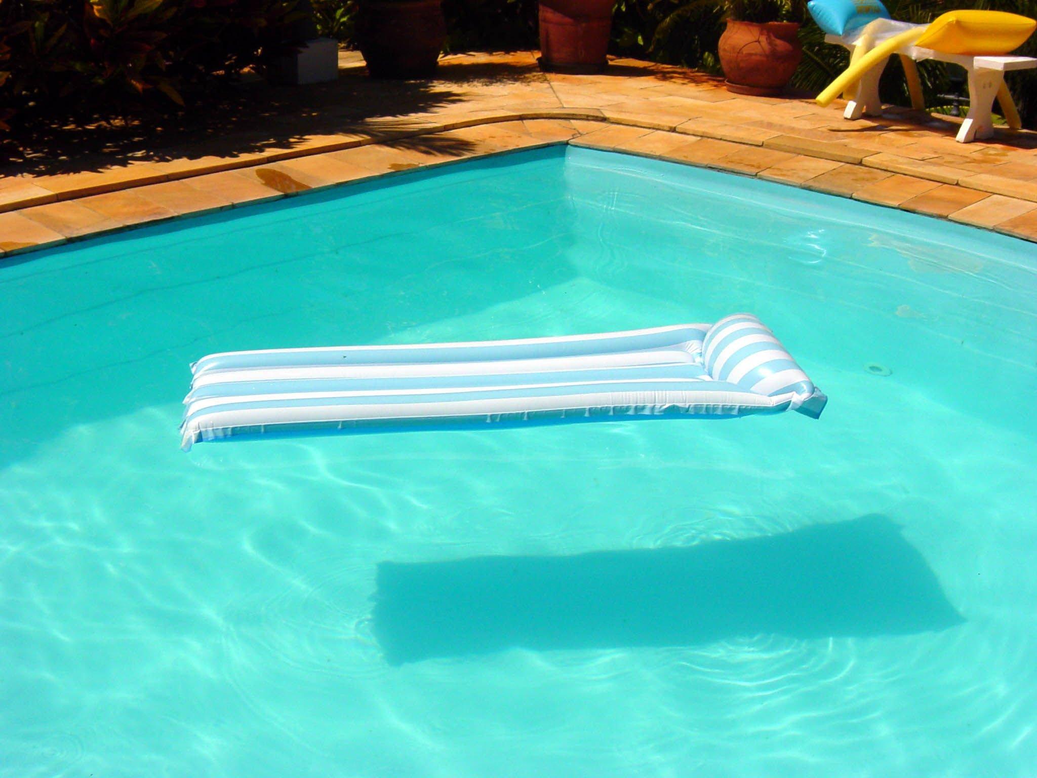 Know A Few Signs Showing that Your Pool Needs Remodelling